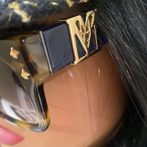 # Mcm Woman's Sunglasses 54mm - Picture 6 of 13